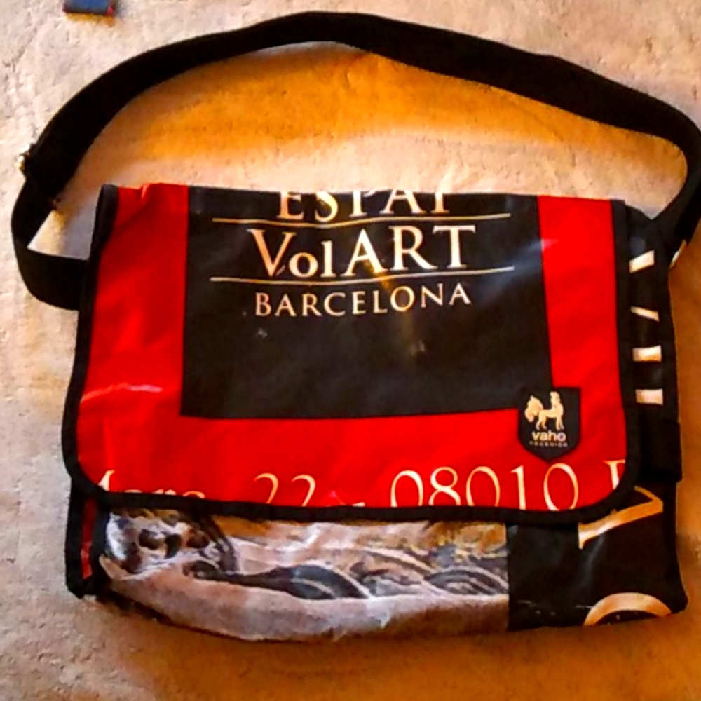 Billboard messenger bag